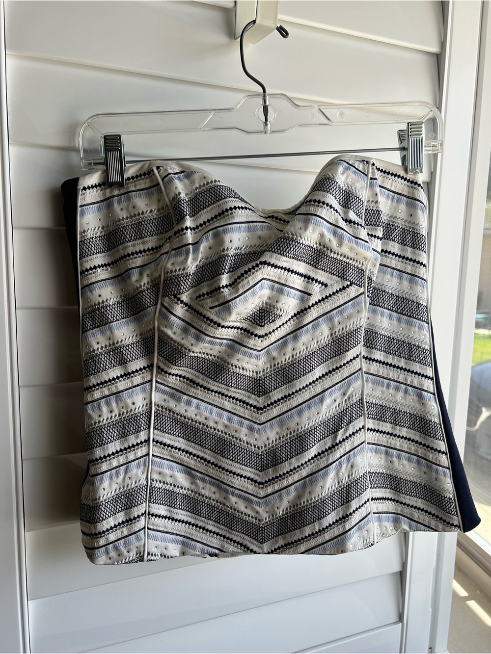 Striped White and Navy Blue Women’s strapless top  NWT